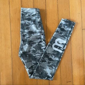 NWOT Emily Hsu Cyclebar Leggings XS
